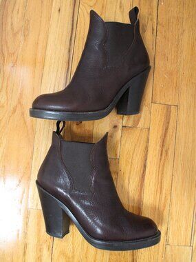 Very cool ankle chelsea leather boots/booties by ACNE Studios US 7.5